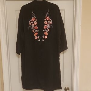 Divided By H&M Black Floral Kimono Embroidered Tunic in Size XS